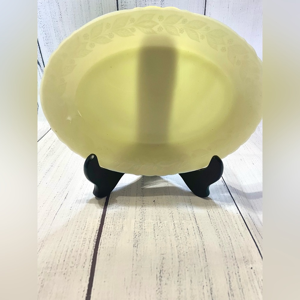Vintage McKee McK Laurel French Ivory Custard 10 3/4" Oval Platter